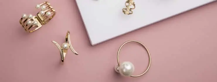 Jewelry with pearls