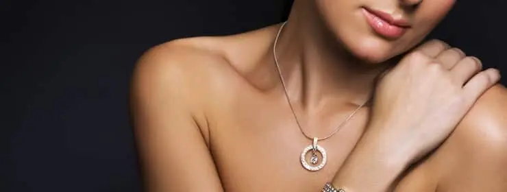 Women show off her necklace