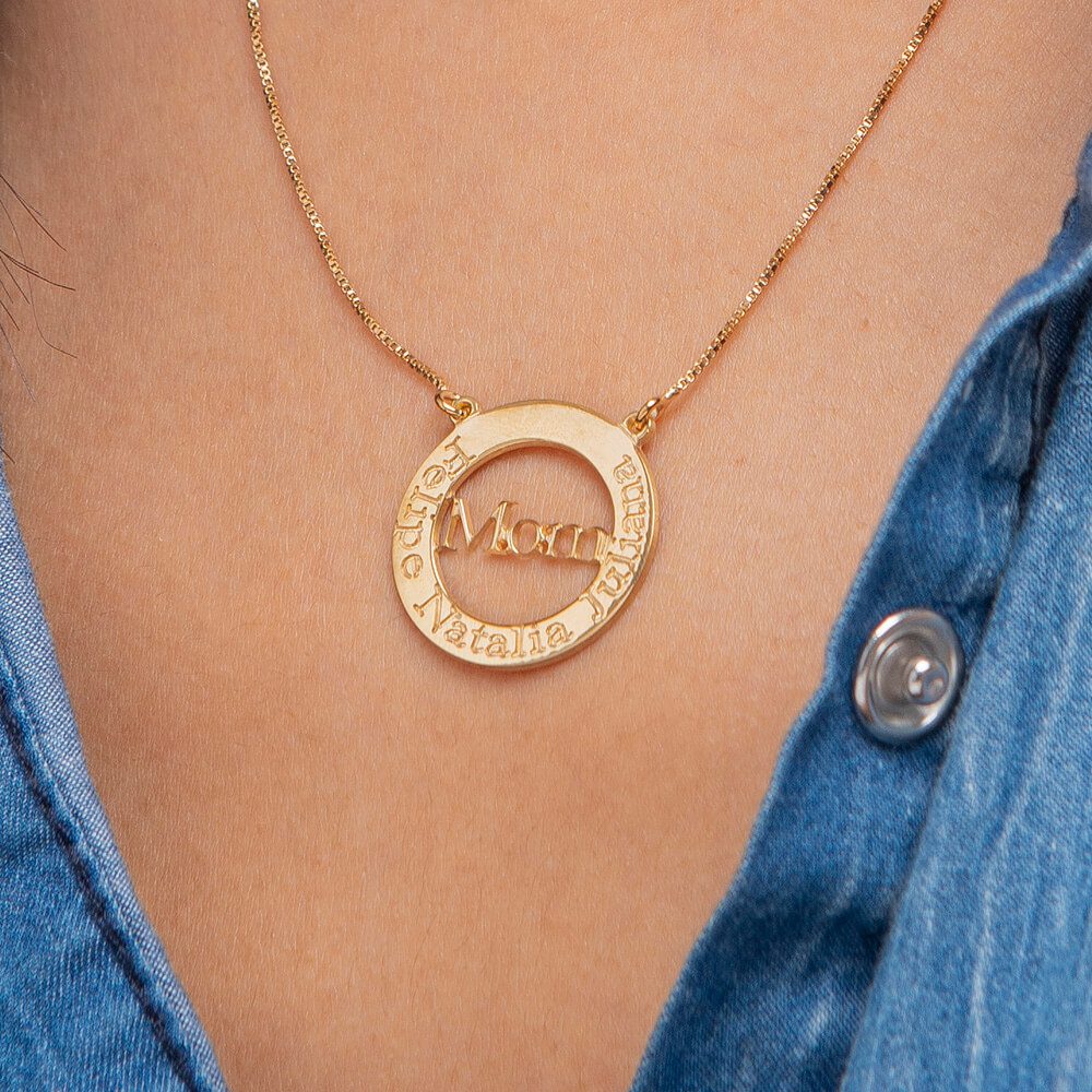 Engraved Mom Hollow Circle Necklace-2