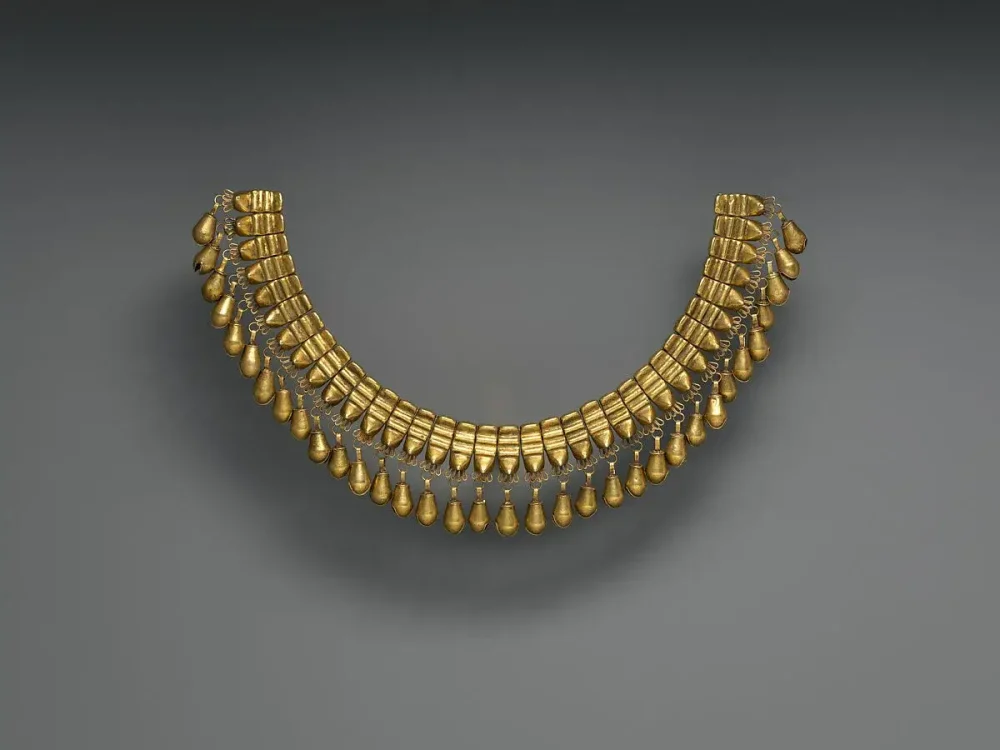 Gold Necklace with Beads in the Shape of Jaguar Teeth
Mixtec (Ñudzavui)
13th–16th century