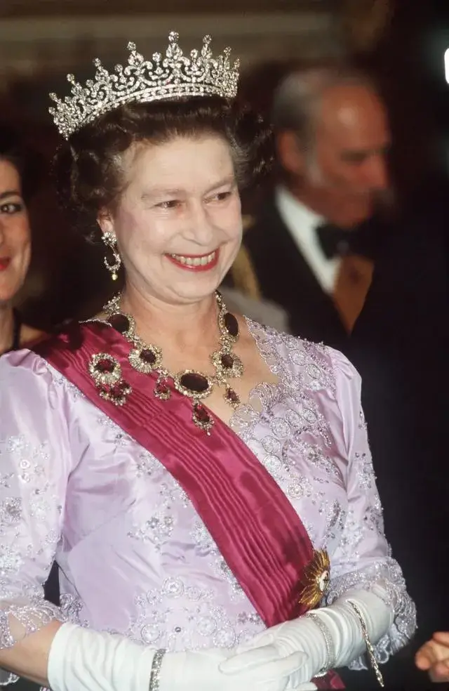 Queen Elizabeth II  Amethyst Necklace and Earrings Set